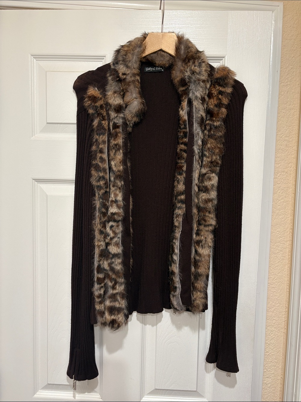 Woman’s Gaby el Eden Brown Ribbed Sweater with Faux Fur Trim
